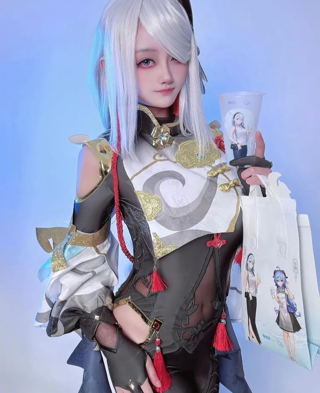 原神coc：申鹤咬衣服太顶级了！八重神子眼神迷离神秘魅惑，雷神胸口拔刀太可爱了！