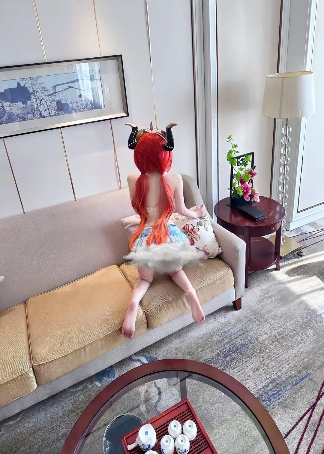 原神cos：泳装+裸足，双马尾妮露太美了！光腿申鹤，黑丝女仆装芙芙可爱爆了！