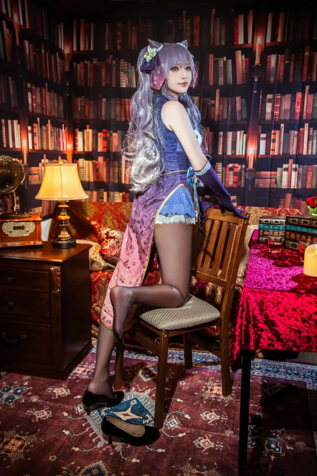 原神cos：黑丝+旗袍，刻晴真是美翻了！青花瓷甘雨，神装水神，裸足归终真是太顶了！