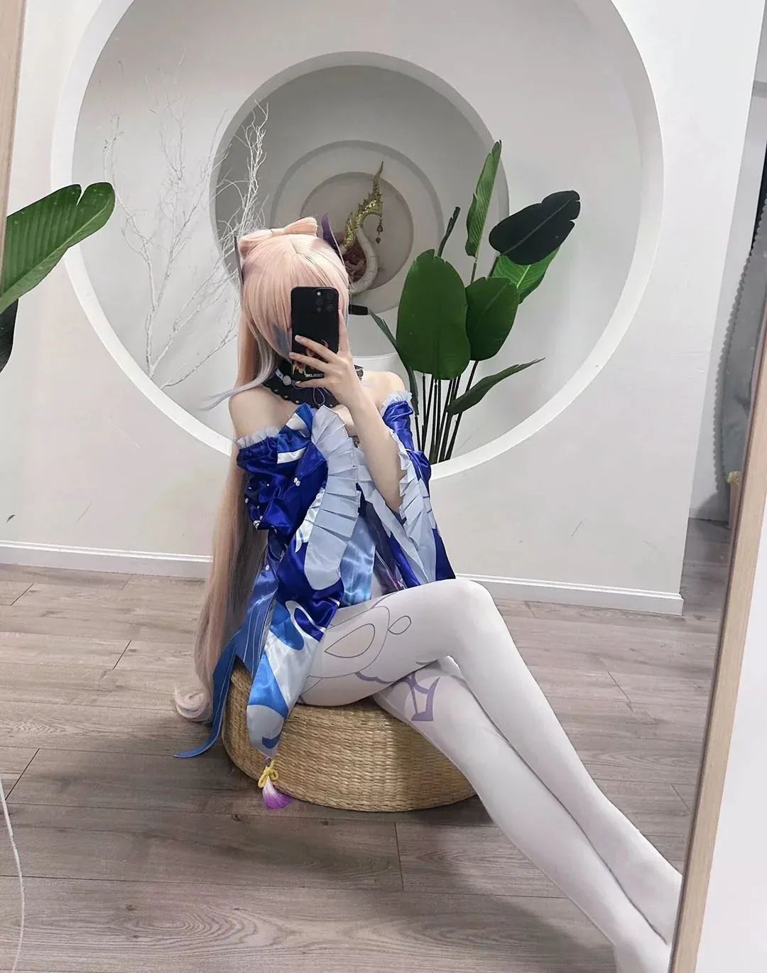 原神cos：女仆装雷神让人狂喜，黑丝荧妹太顶了！白丝高跟鞋归终谁不爱？