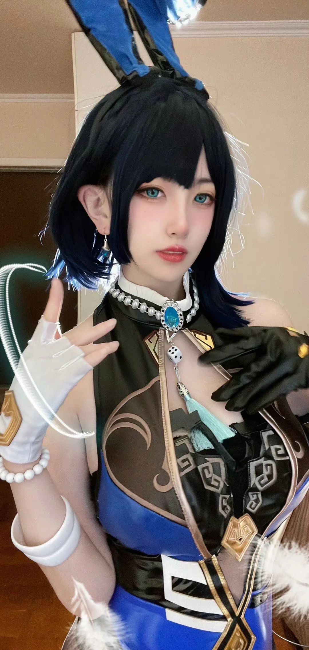 原神cos：申鹤泳装颜值太美了！制服皮裤也不错！雷神女仆装让人狂喜！夜兰姿势超赞！
