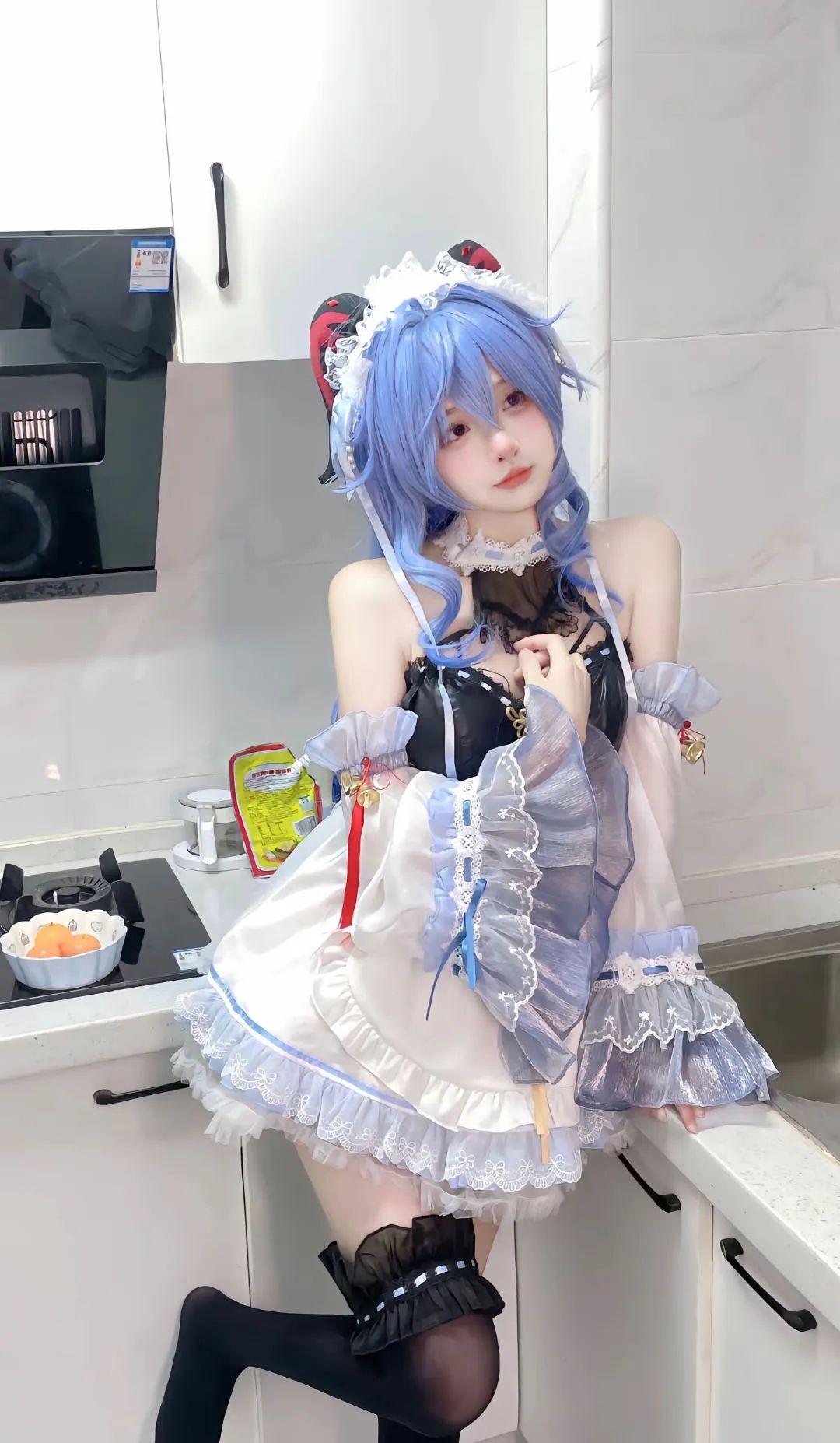 原神cos：黑丝+皮裤，制服神子太顶级了！包臀裙申鹤，婚纱绫华，旗袍甘雨，刻师傅嘟嘴太可爱了！