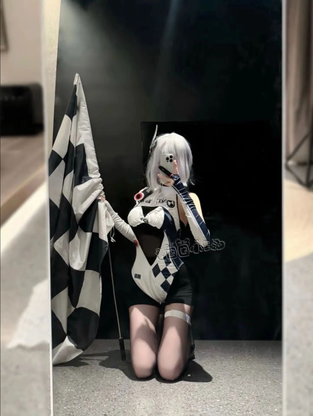 原神cos：黑丝+制服，雷神太御了！兔女郎甘雨，公主裙刻晴太俏皮了！JK绫华，黑丝纱裙申鹤美翻！