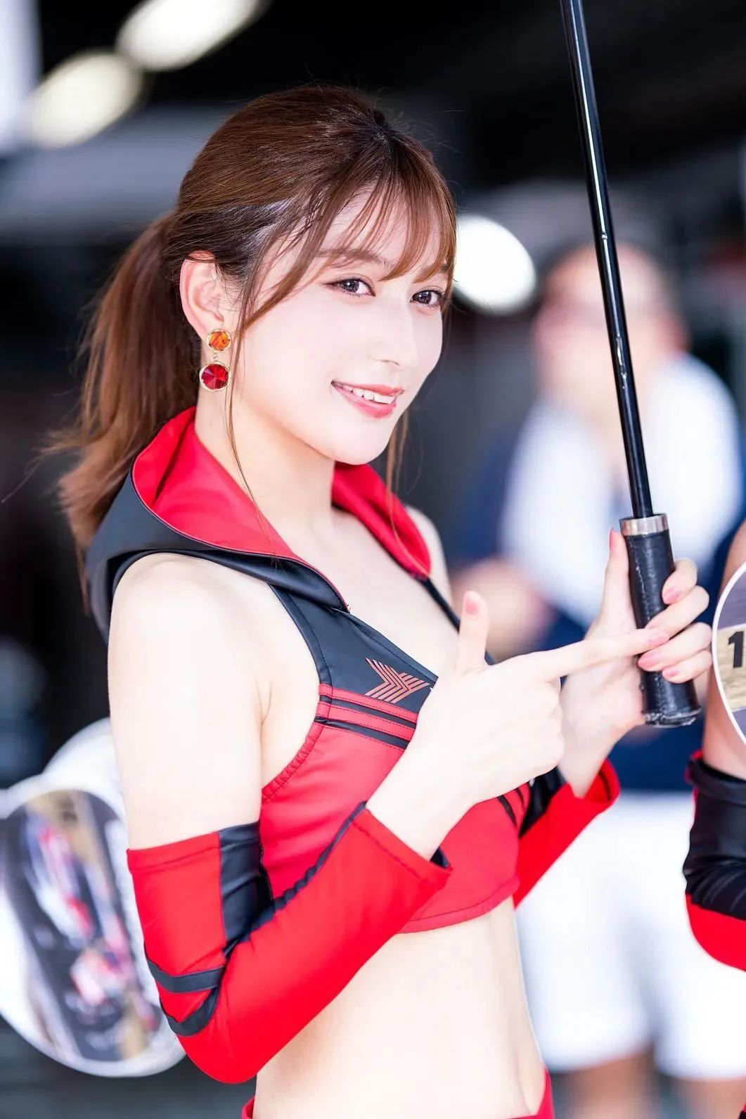 雪平莉左写真及INS图片集，日本模特赛车皇后
