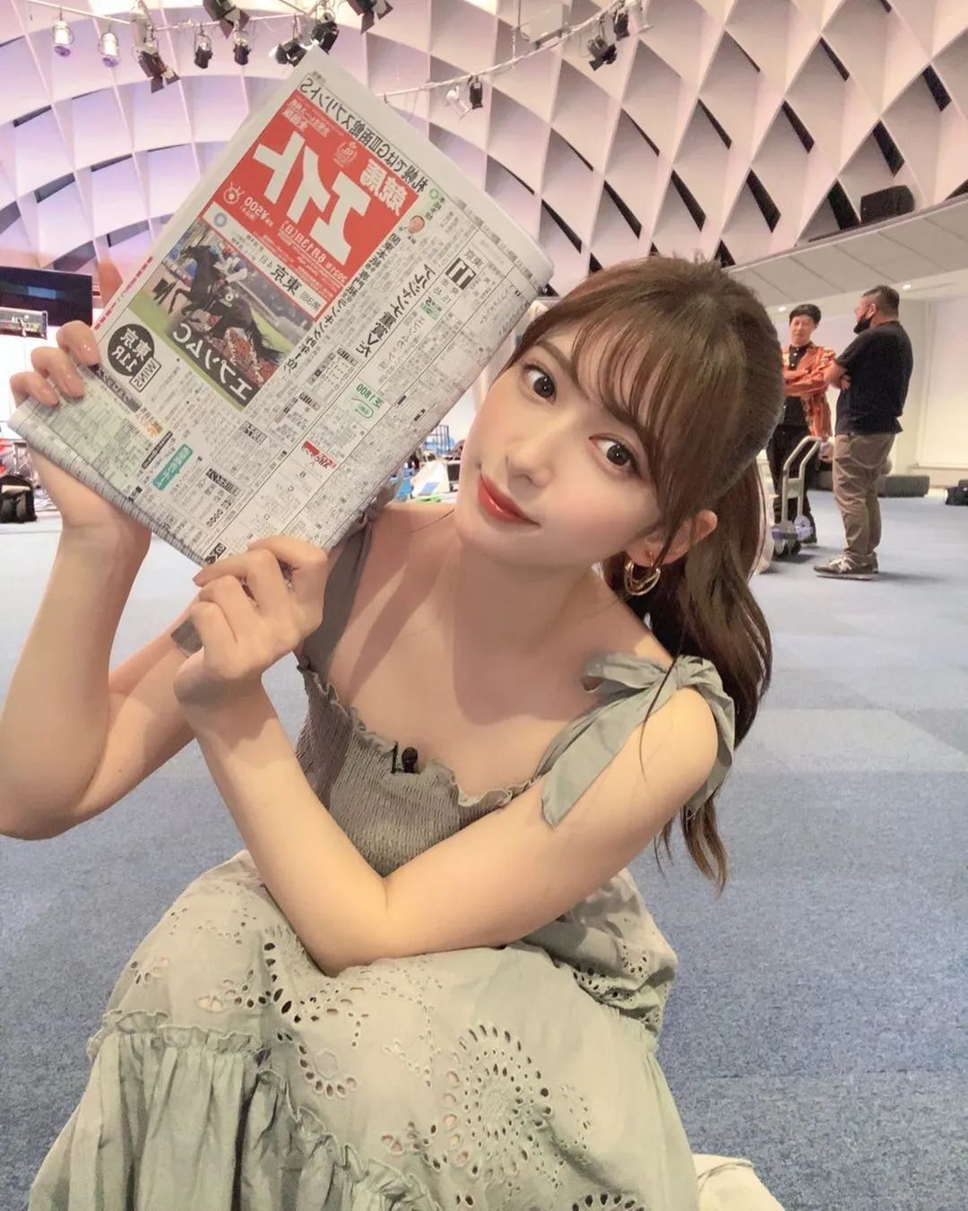 雪平莉左写真及INS图片集，日本模特赛车皇后