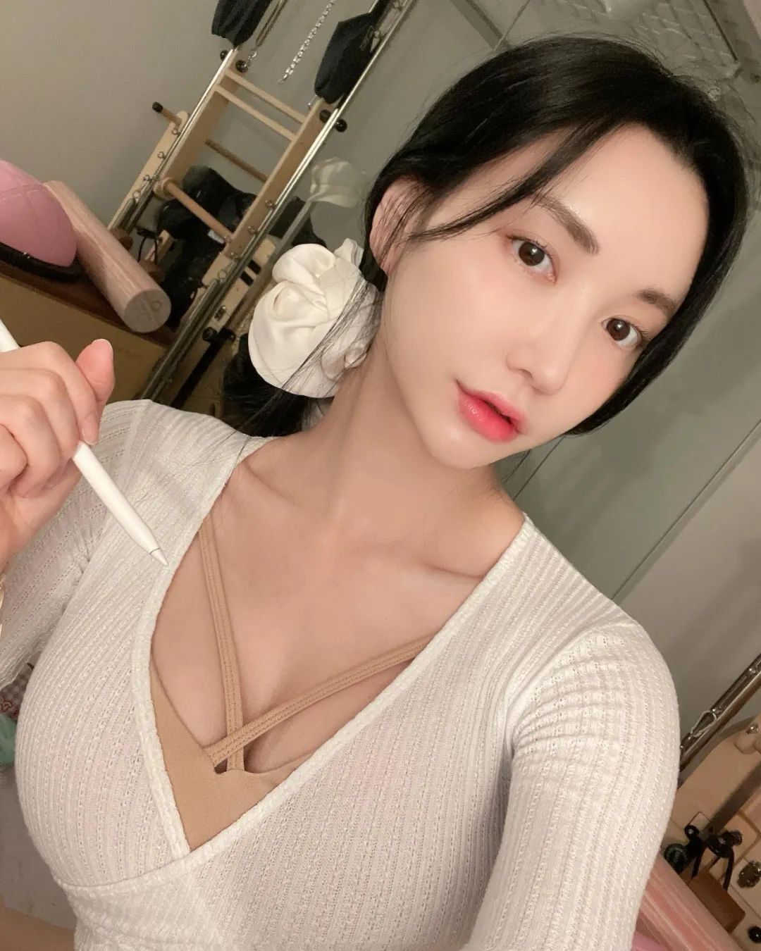 INS美女 | 韩国普拉提教练yetto，精致面容的性感健身模特