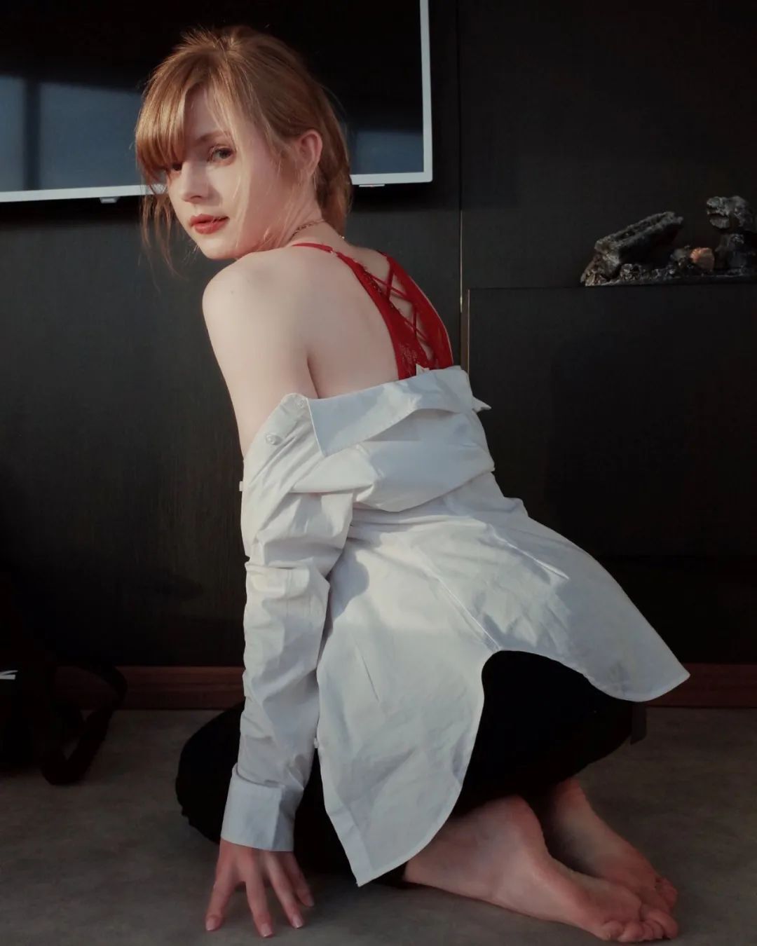 荷兰模特Ella Freya | 你肯定见过她《生化危机4》阿什莉的脸模