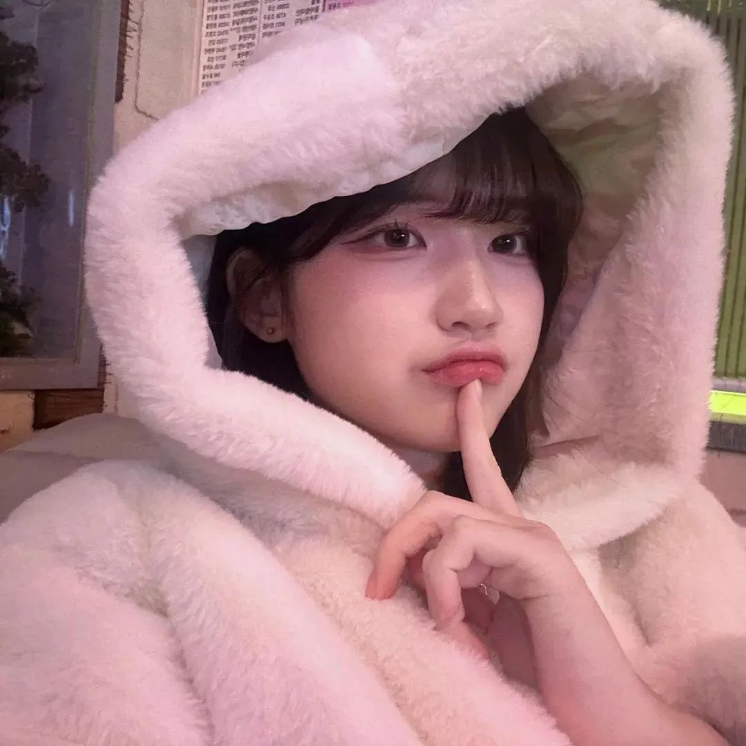 [仙女集]一双明月贴胸前，紫禁葡萄碧玉圆