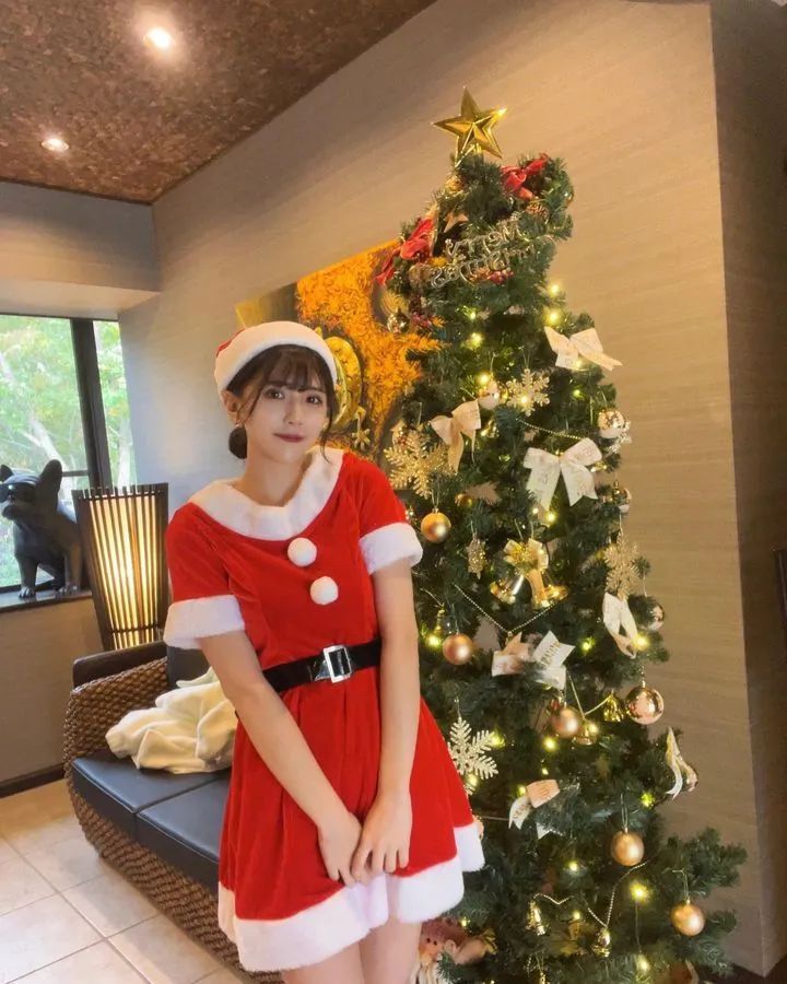 [仙女集]她腰身纤细如柳，如同旋律中高潮