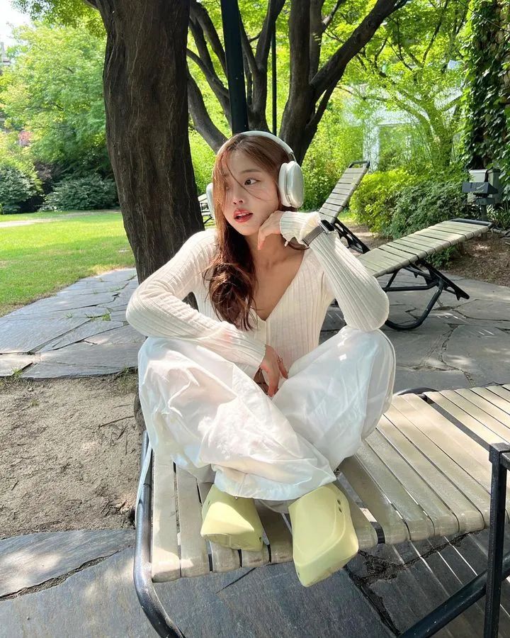 [仙女集]那少女十七八岁年纪，一双大眼黑溜溜