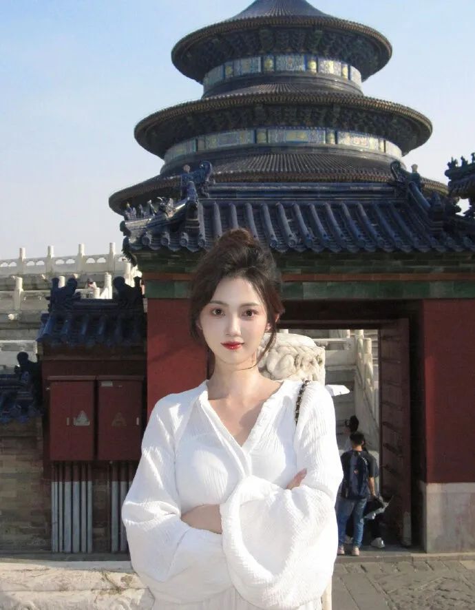 [仙女集]白色超短裙，真犯规了