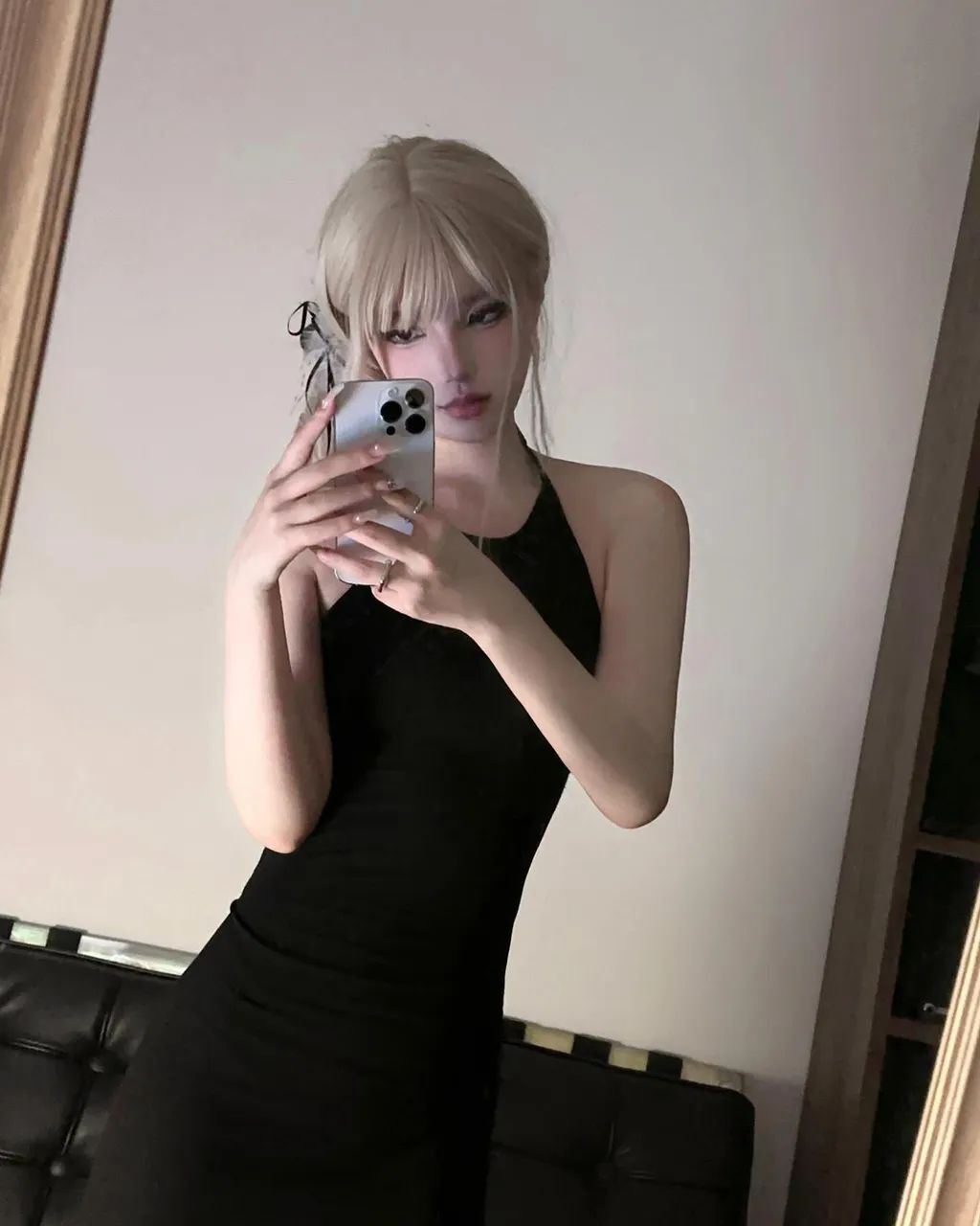 露背性感美女