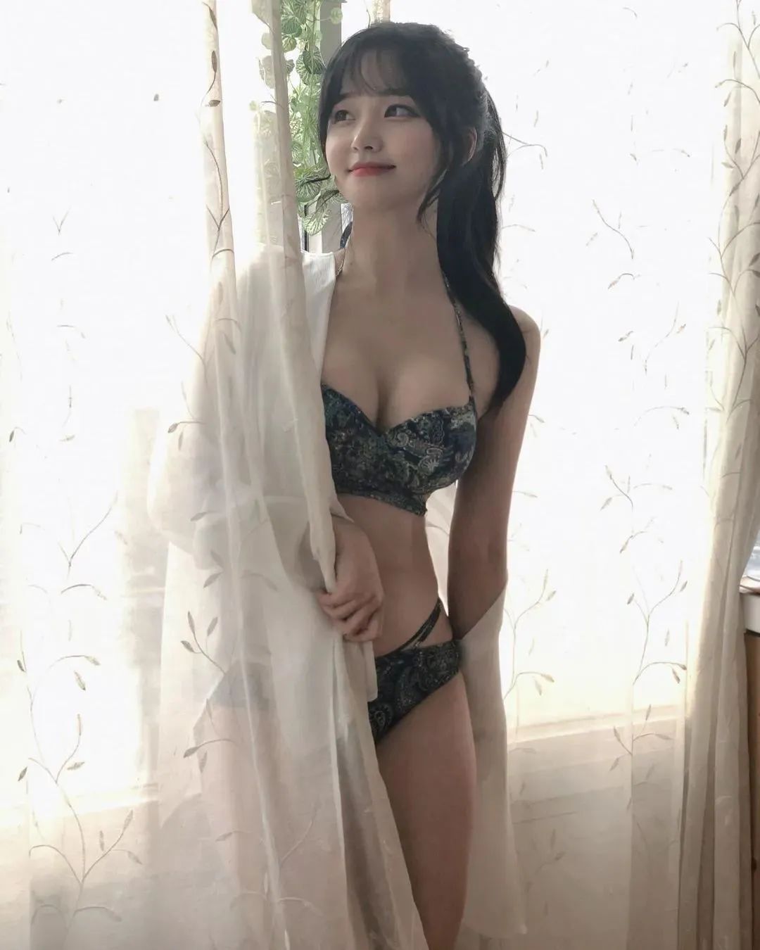 美女壁纸丨朴敏静，甜美可人的“萌系”女神