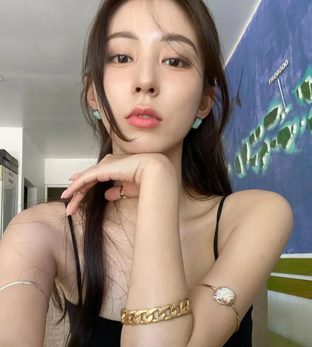 美女壁纸丨韩国模特金宝拉，气质出众的韩系美女