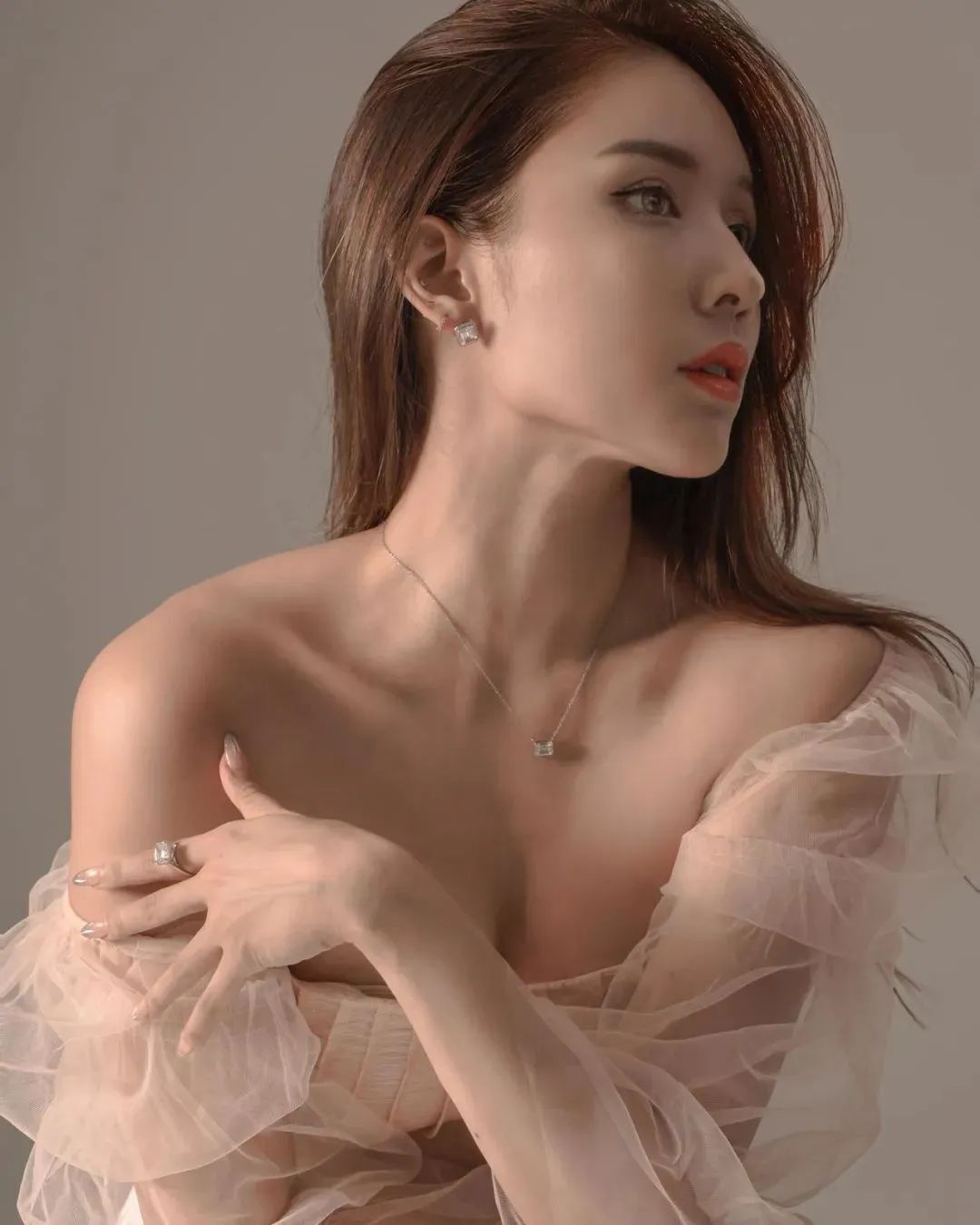 王以甯，甜美系的宅男女神