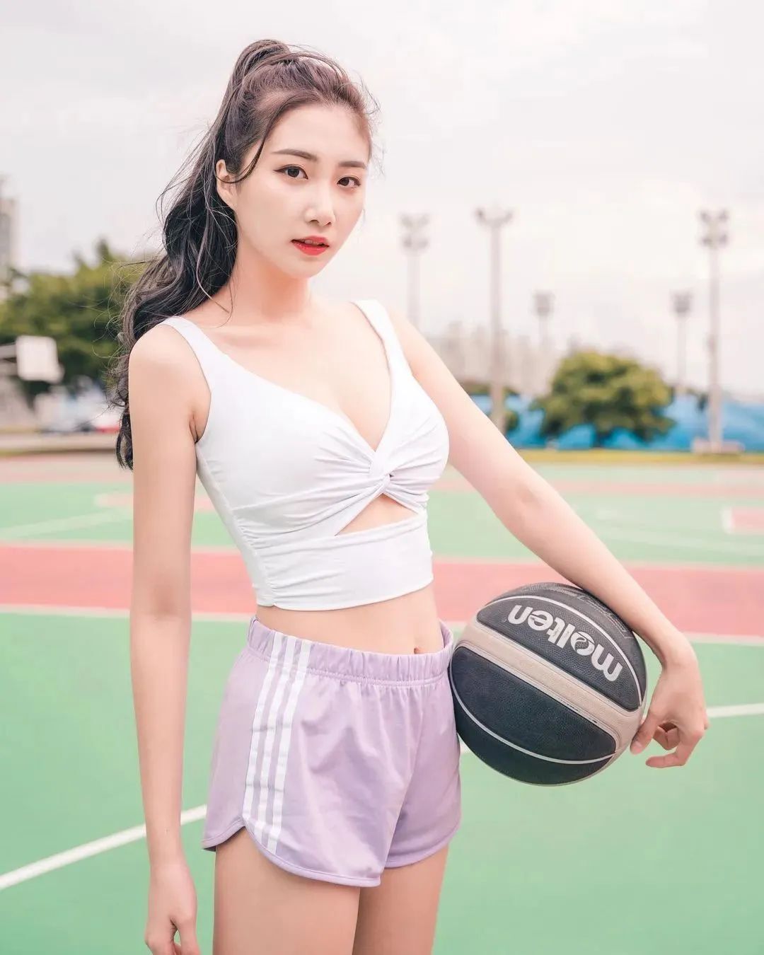 林宛璇，甜美火辣的“电豹女神”
