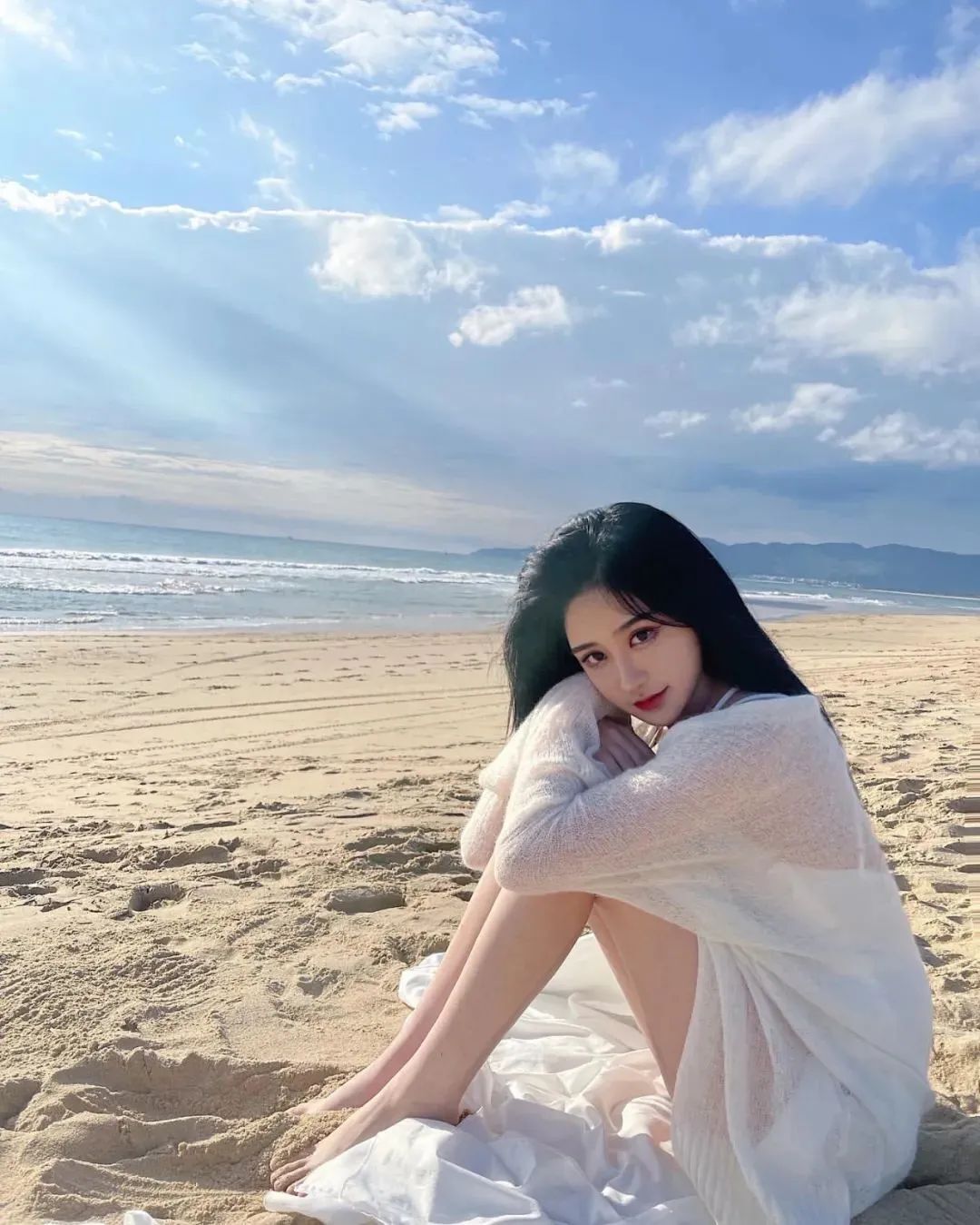 国产网红小77，从头到脚都十分精致的网红美女