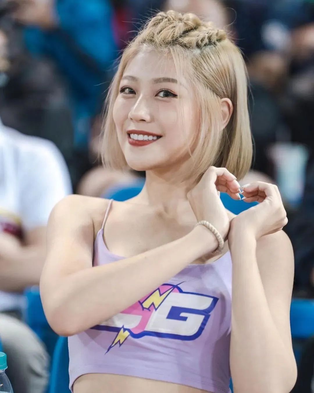 台湾网红小枫，甜美迷人的短发女神