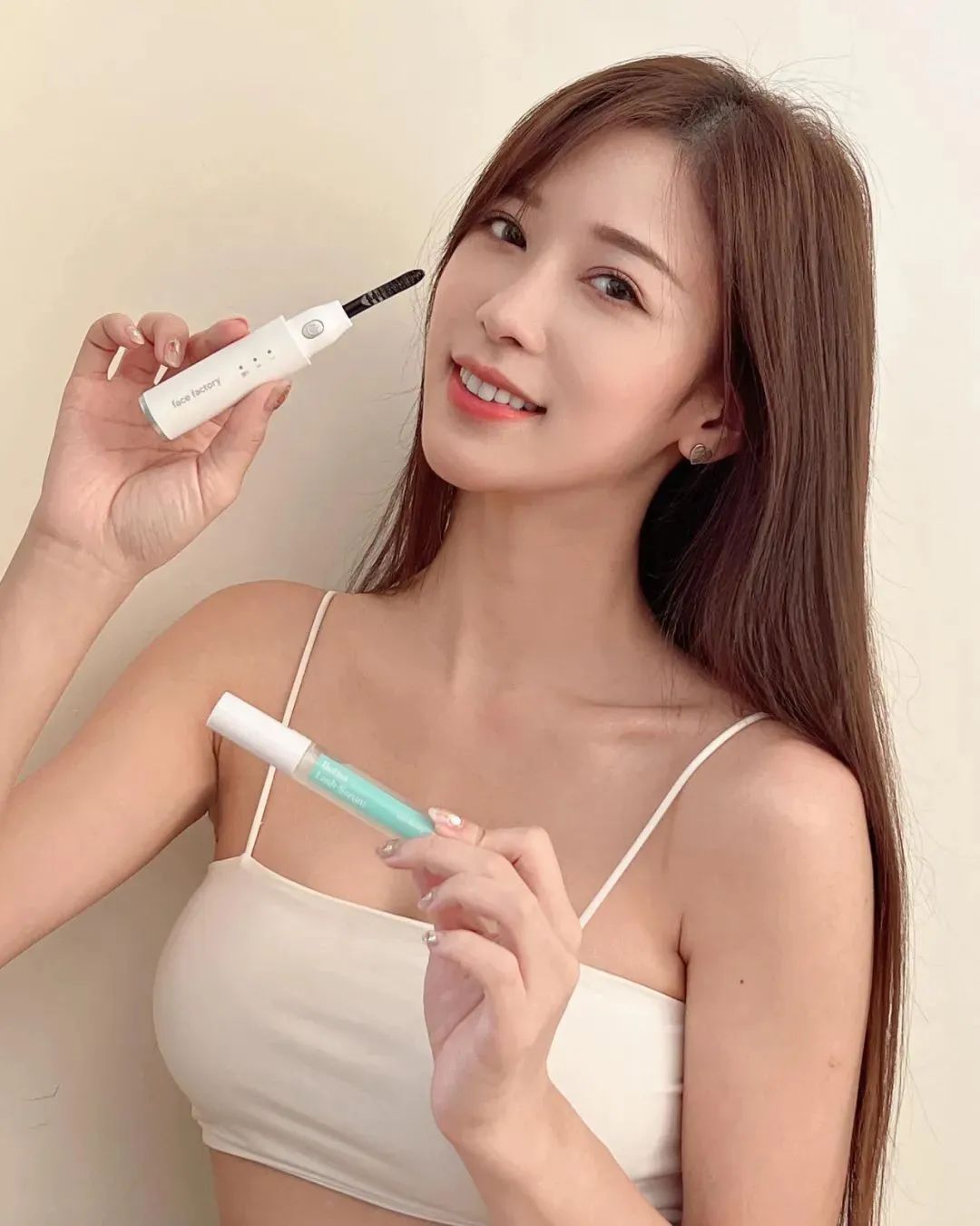 台湾网红杜衫衫，神似林志玲的甜美系女神