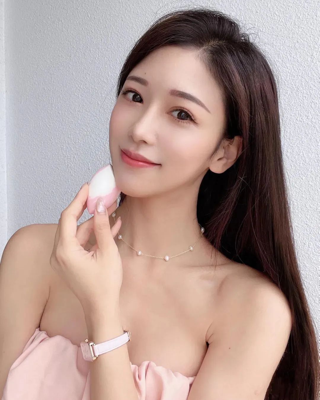 台湾网红杜衫衫，神似林志玲的甜美系女神