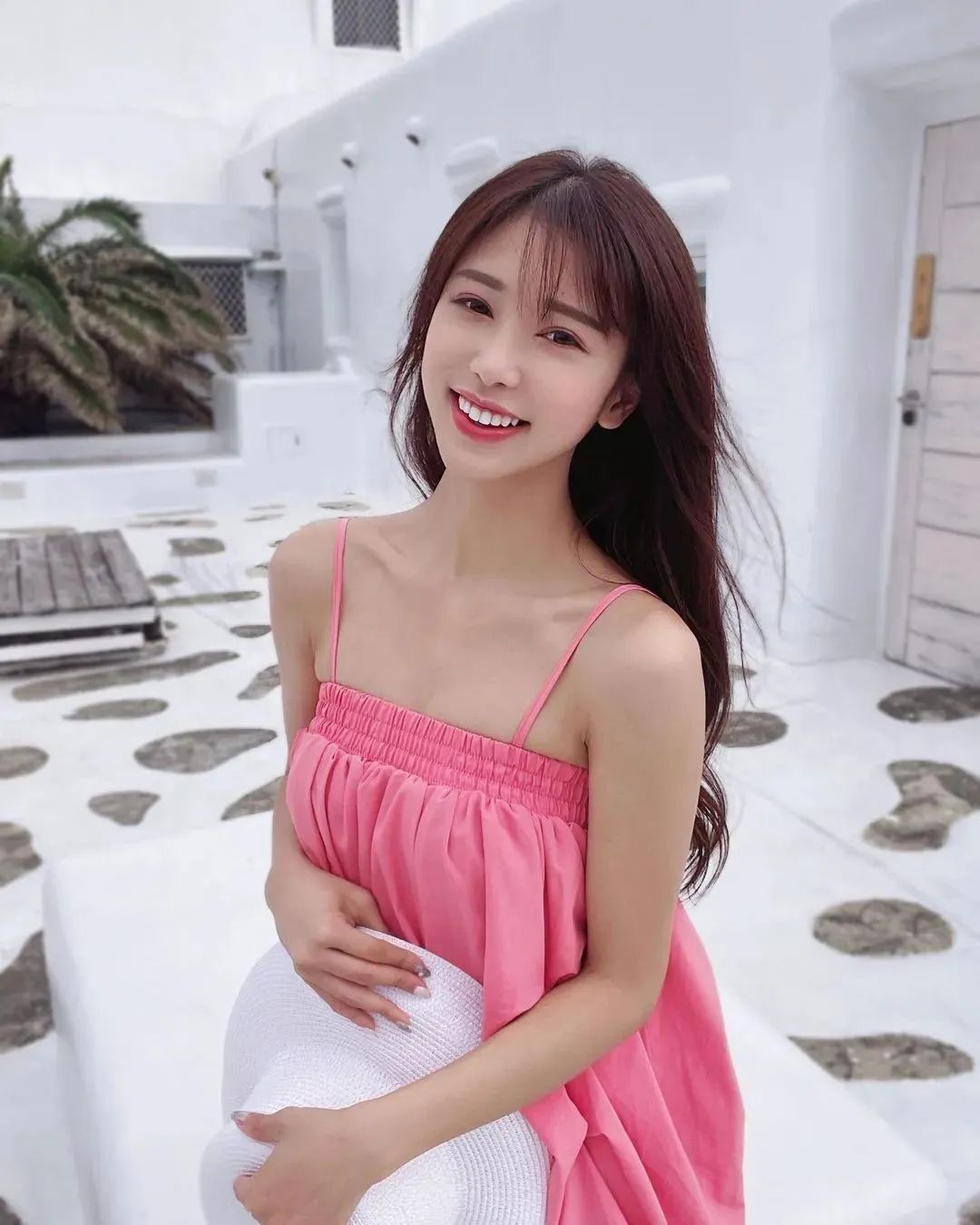 台湾网红杜衫衫，神似林志玲的甜美系女神