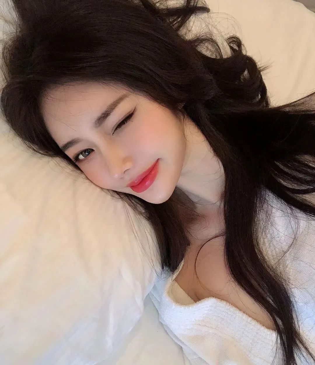韩国网红suzy，性感火辣的气质女神
