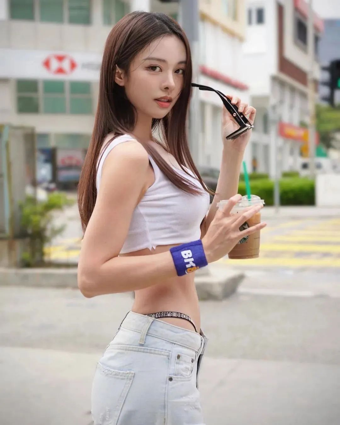 马来西亚网红李元玲，集甜美与性感于一身的钢琴女神