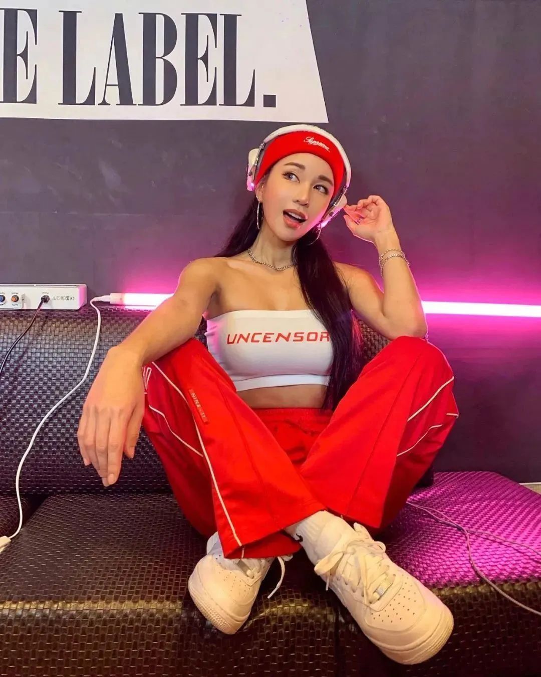 韩国网红朴时贤，集甜美与性感于一身的美女车模