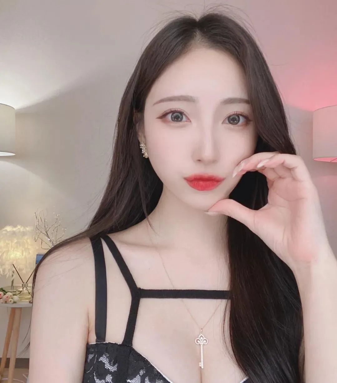 韩国网红hyun_dy,甜美指数超标的颜值女神