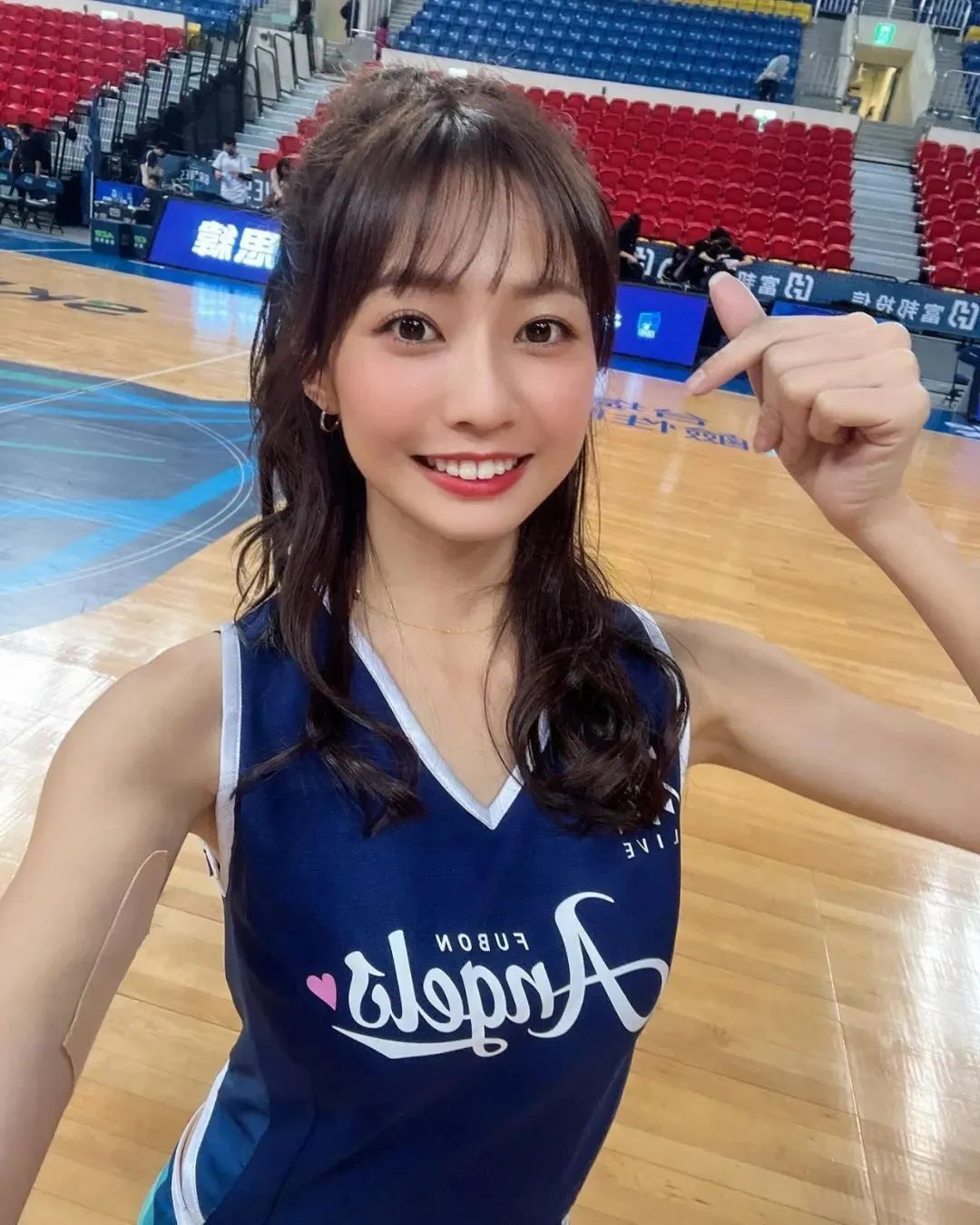 台湾网红彭翊慈，充满青春活力的啦啦队女神