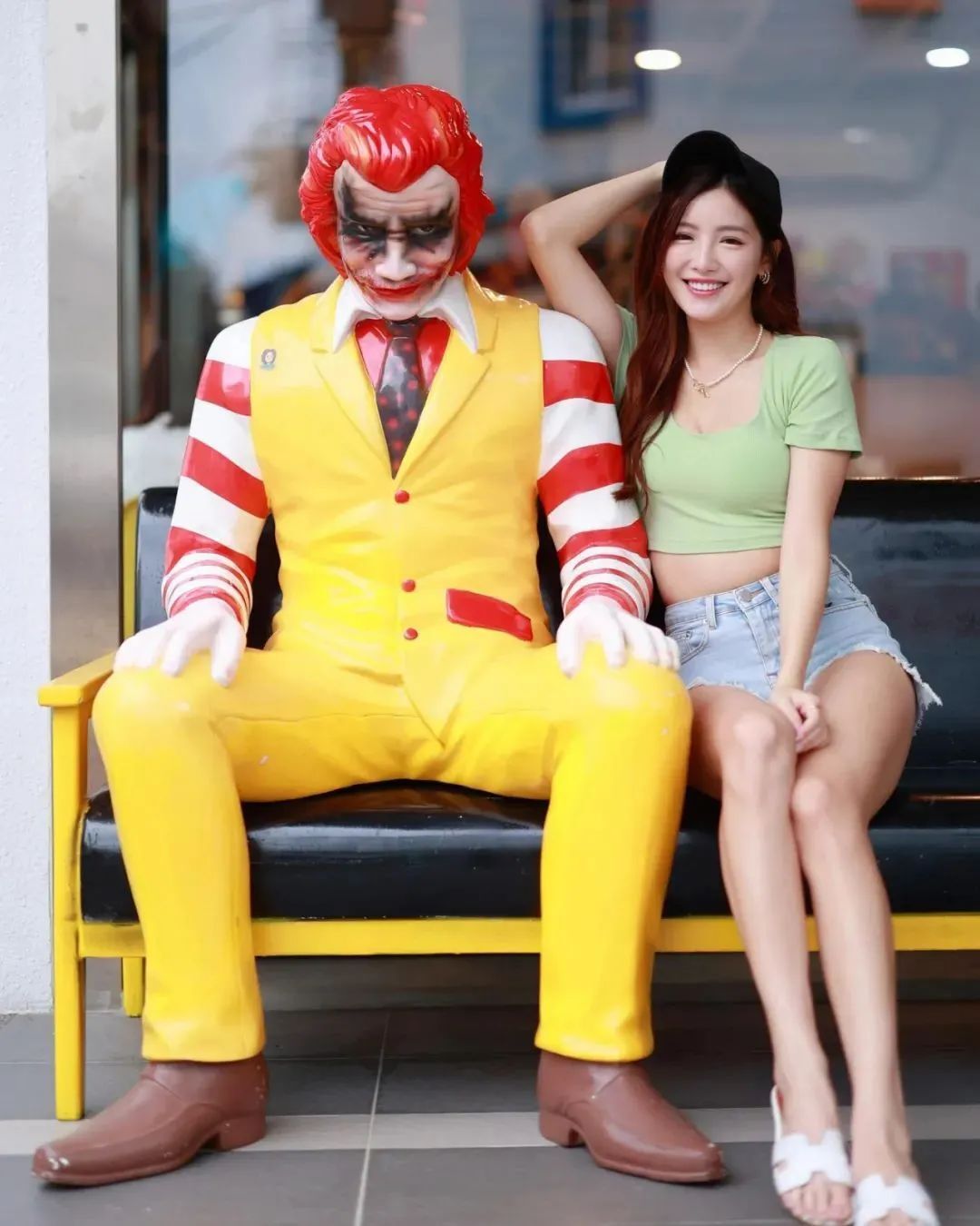 台湾网红李恩菲，甜美迷人的啦啦队女神