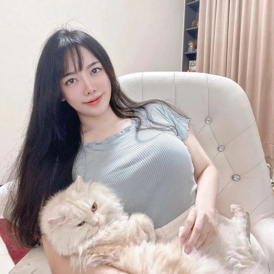 台湾网红霍萱，风格百变的她，台湾微胖女神的天花板