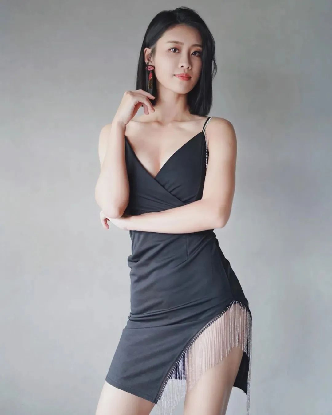 台湾网红林真亦，甜美又性感的“微笑女神”