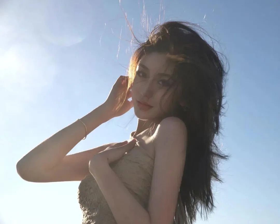 国产网红张熙尼，甜美又性感的美女设计师