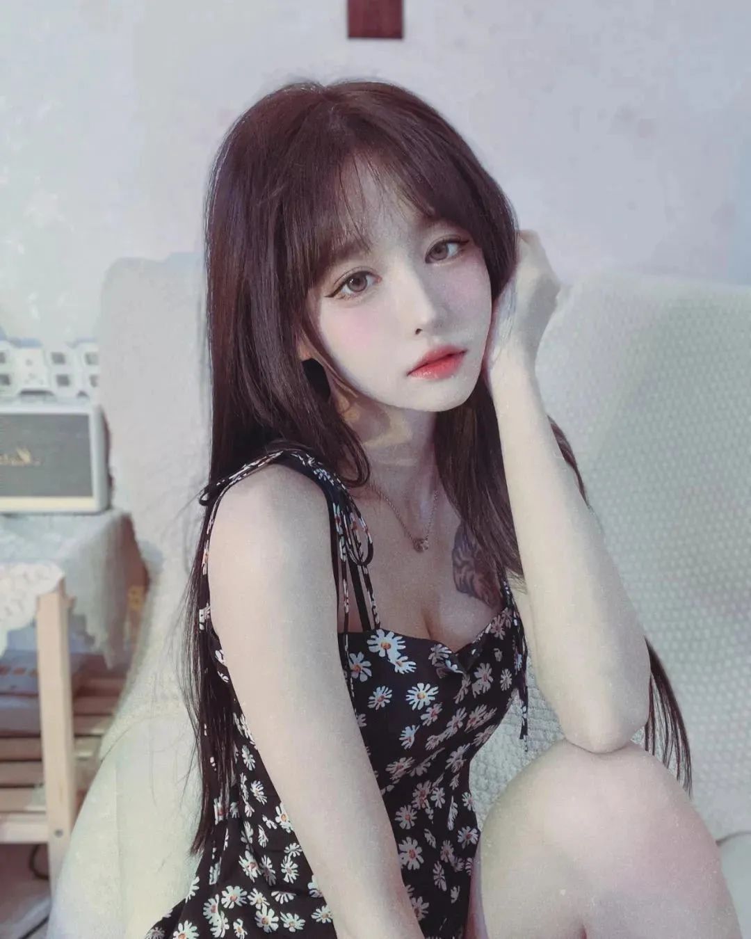 台湾网红王依渟，甜美迷人的气质女神