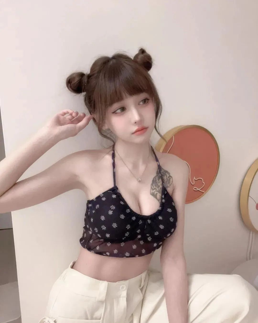 台湾网红王依渟，甜美迷人的气质女神