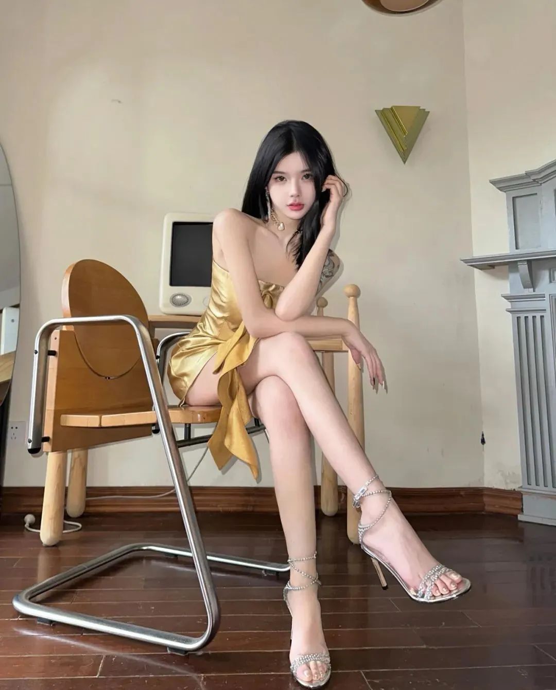国产网红xyyoff，貌美如花的御姐范女神