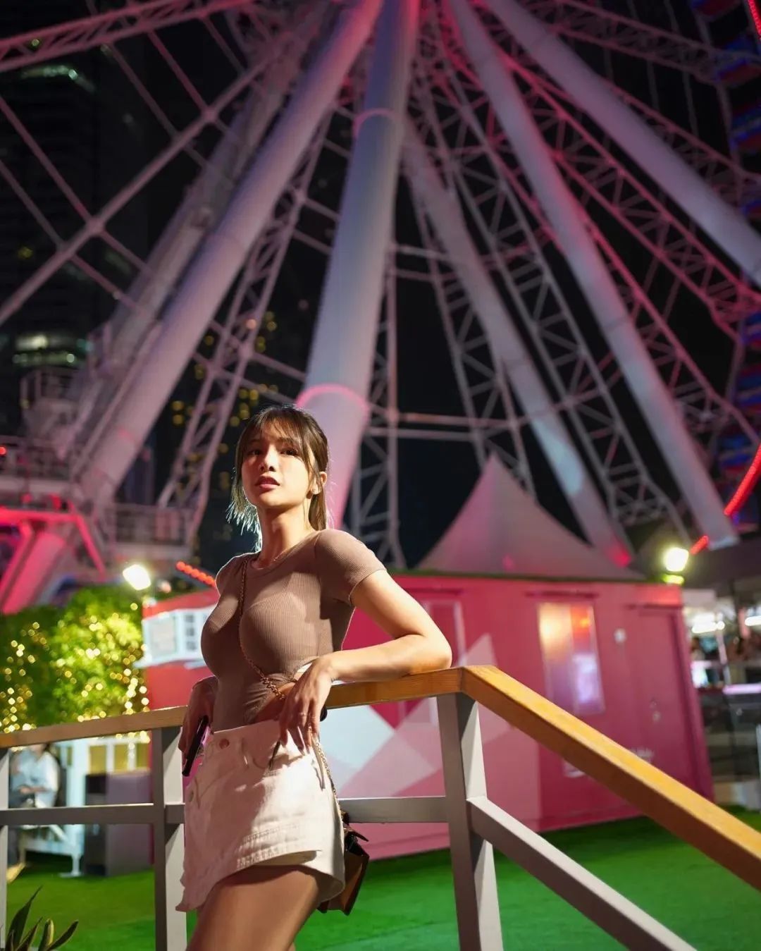 台湾网红美女林岱萦，甜美又性感的啦啦队女神