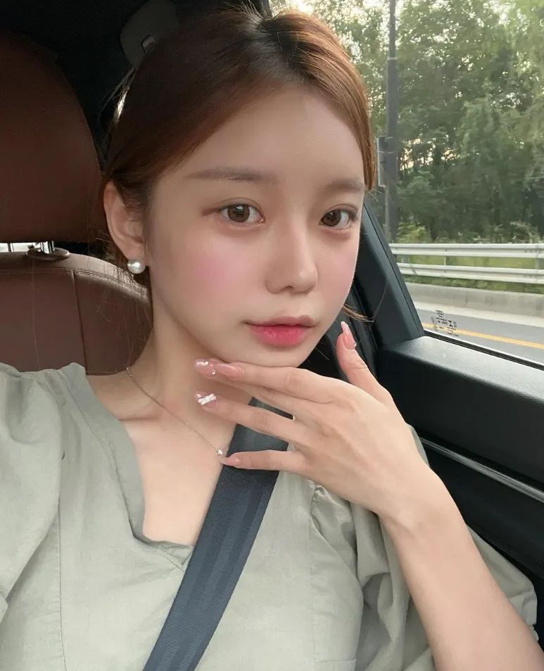 韩国网红 | 允珠，甜美又性感的气质女神