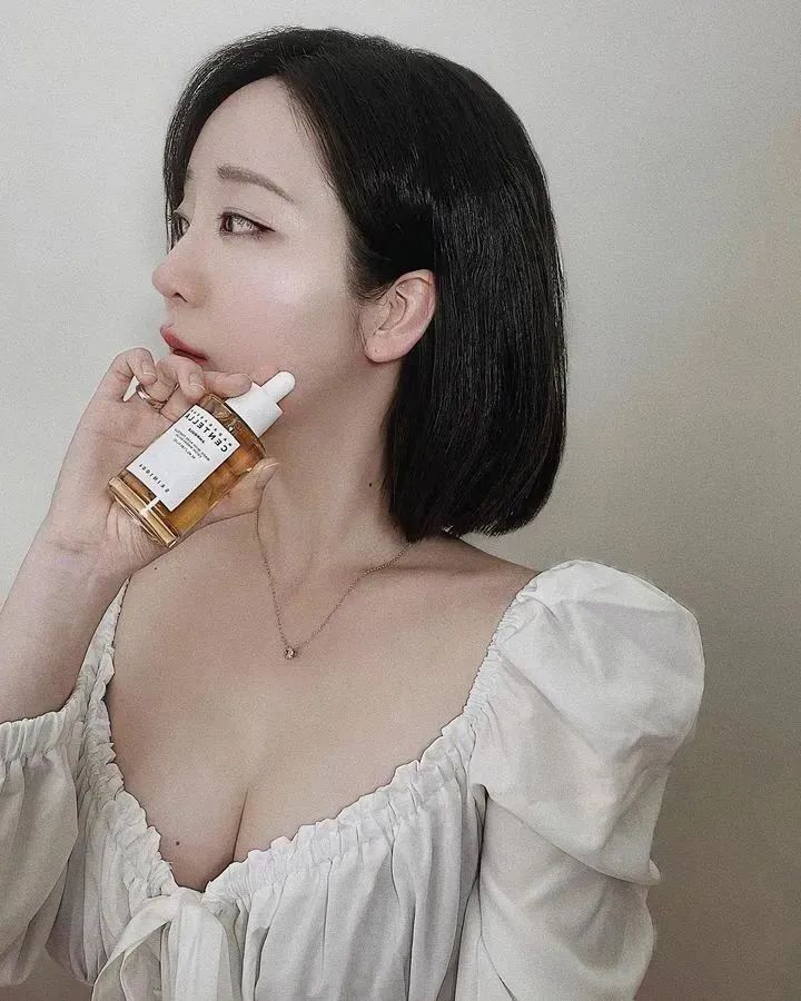 韩国网红 | 甜美又性感的短发女神