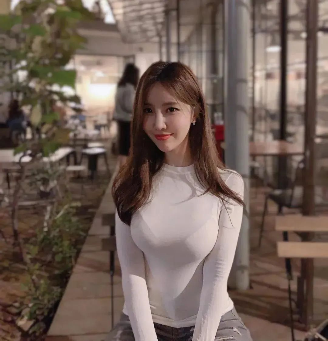 韩国网红 | 甜美又性感的御姐范女神