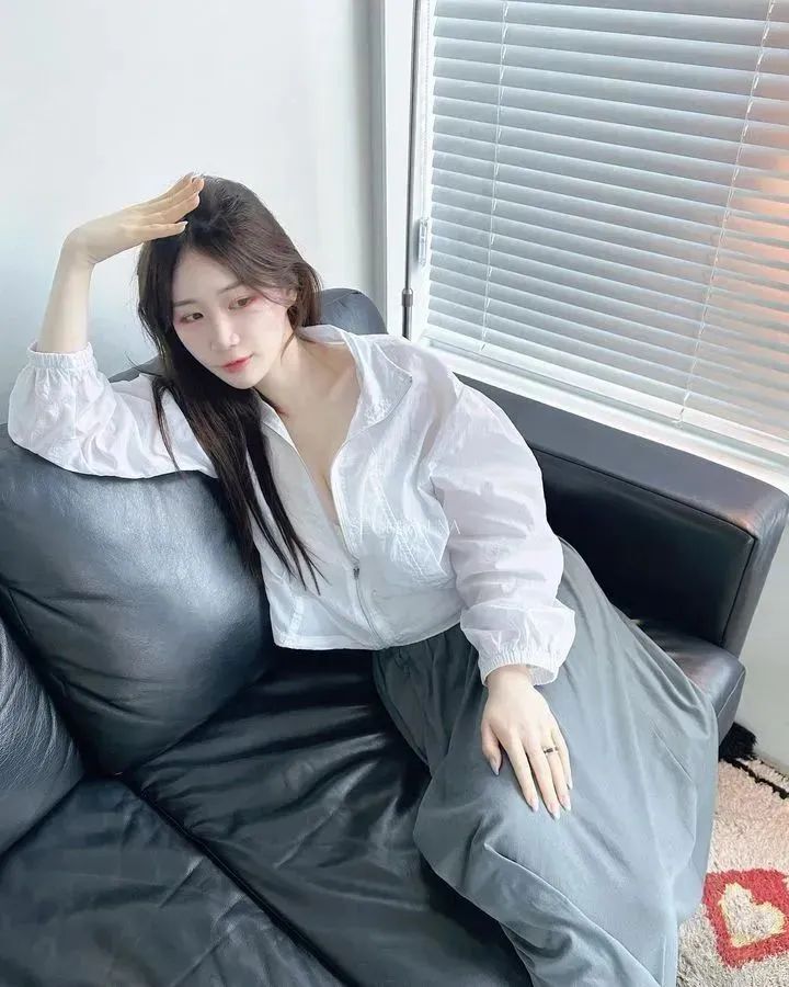 韩国网红 | Asuna，甜美又性感的顶级美女模特