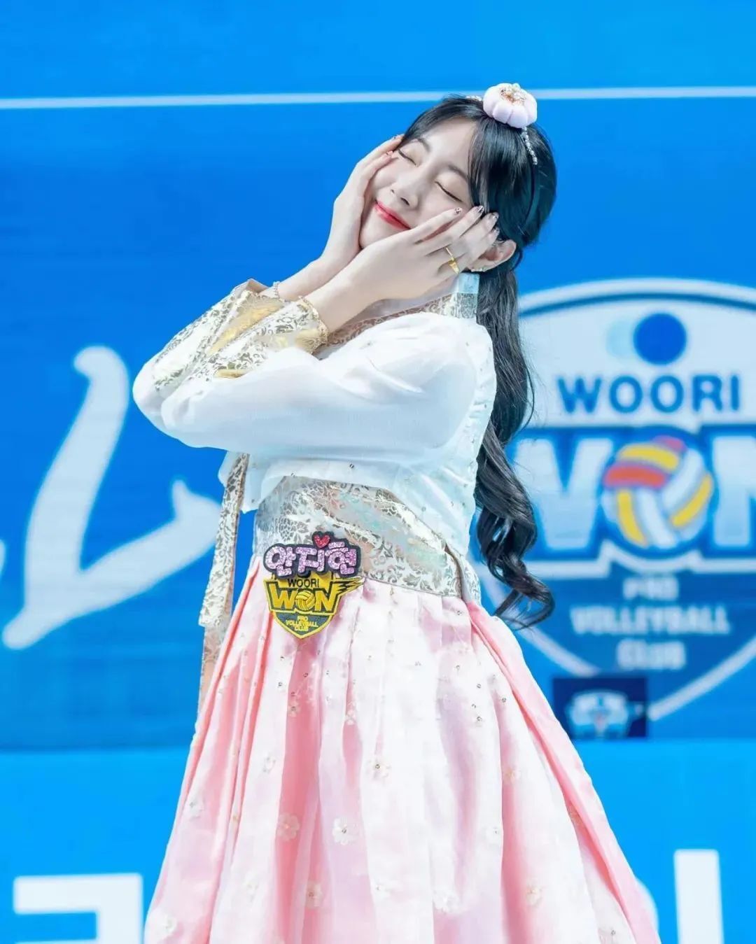 韩国顶级网红美女，长相甜美迷人的啦啦队女神