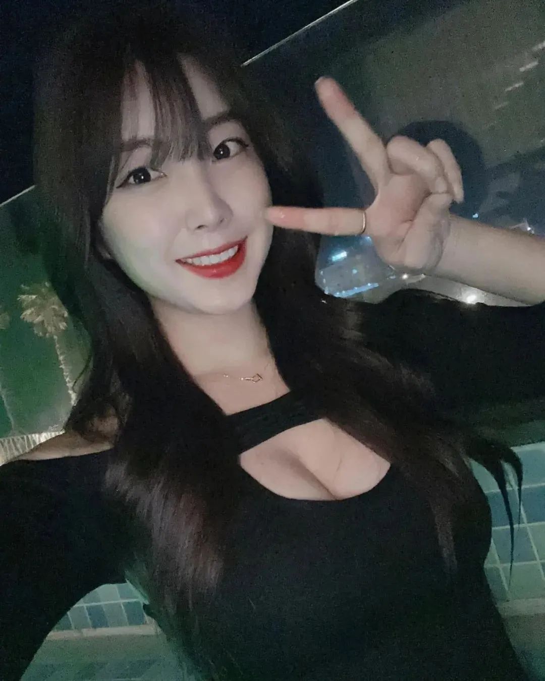 韩国顶级网红美女，长相甜美迷人的啦啦队女神
