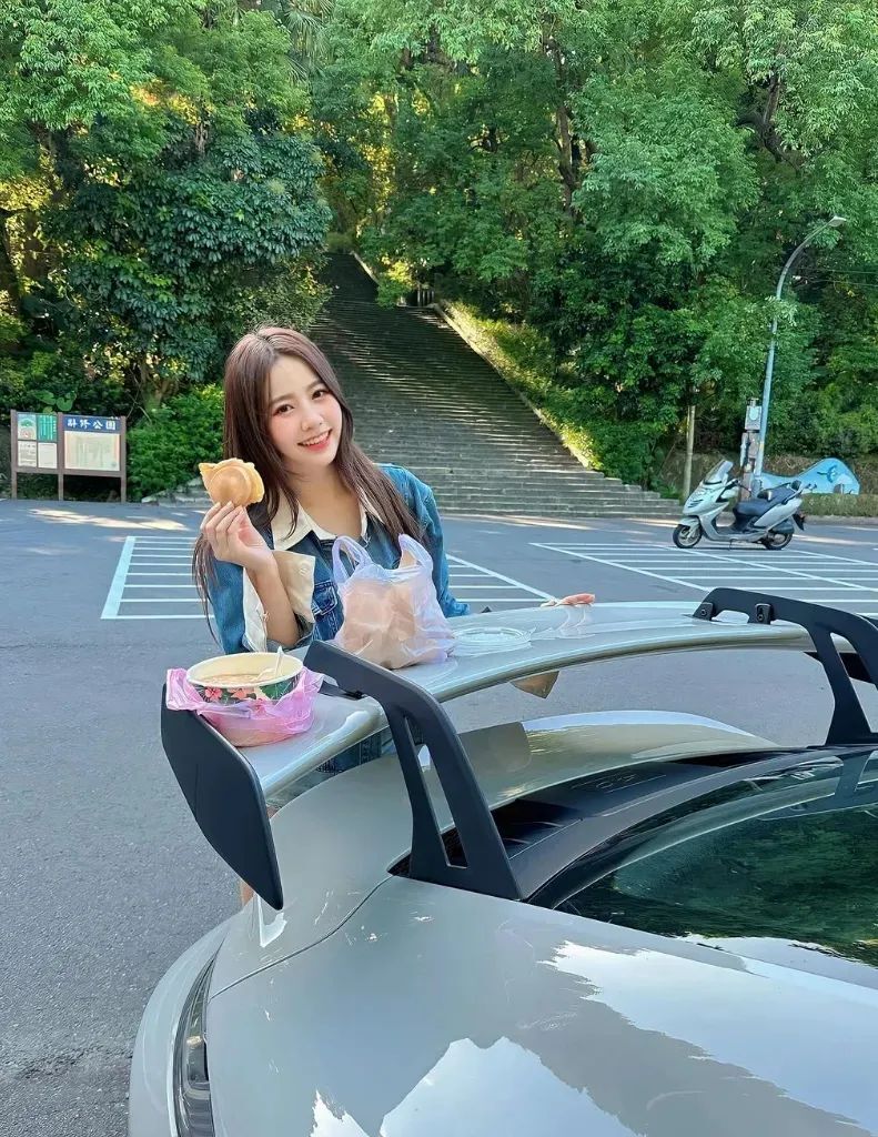 台湾网红 | 夏筠婷，甜美又迷人的“白富美”女神