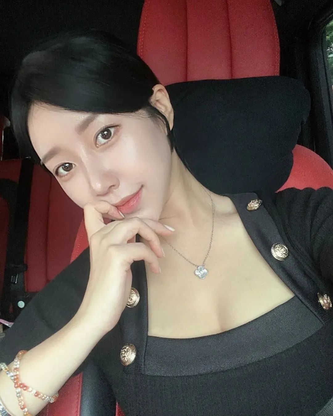 韩国网红 | crystal，甜美又性感的御姐范女神