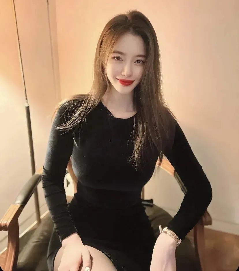 韩国顶级模特！拥有明星般完美容颜的御姐范女神，身材实力杠杠的！