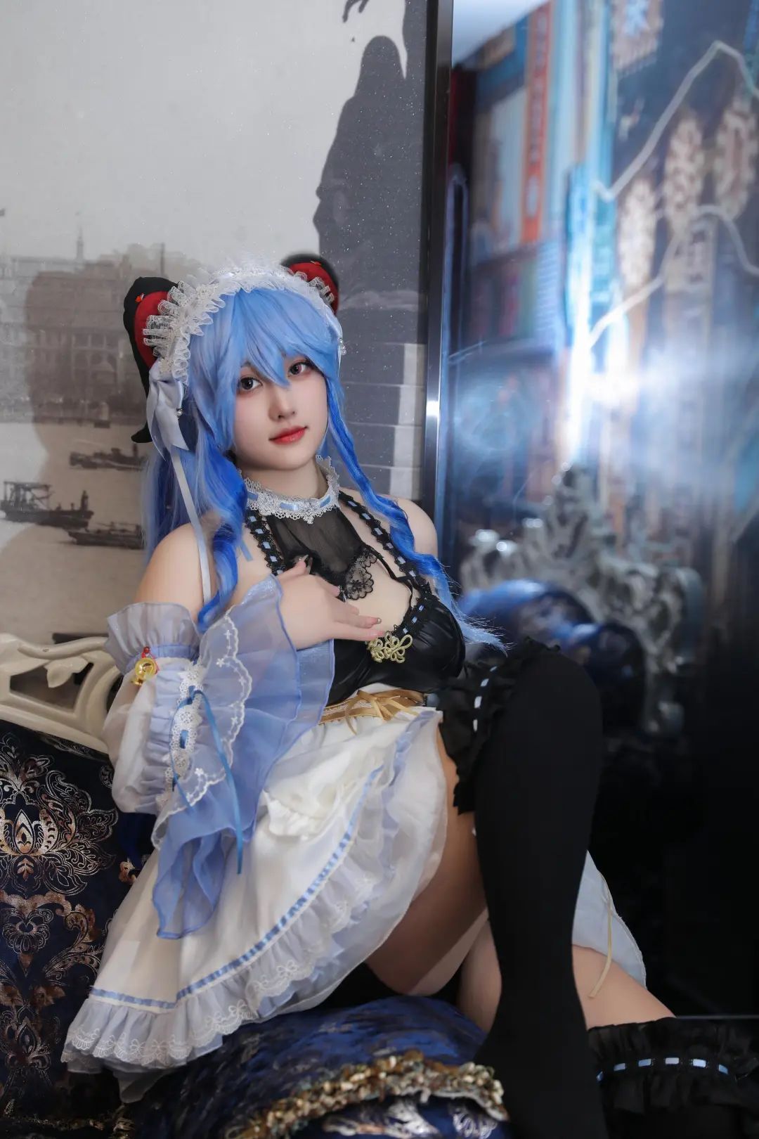 COS：原神甘雨女仆装COS看我乖嘛
