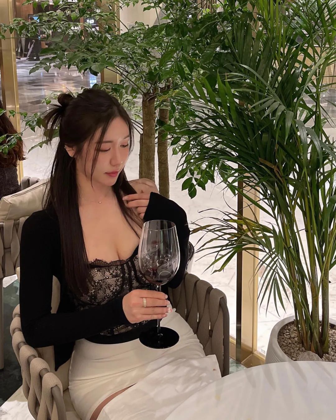 前凸后翘，欲罢不能