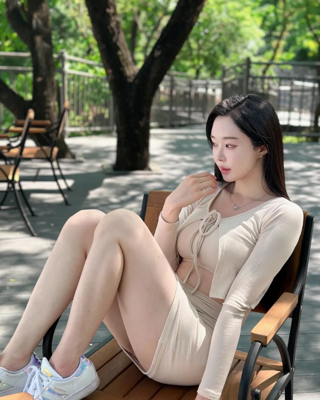 肤白貌美，身材还这么好，真的很白！